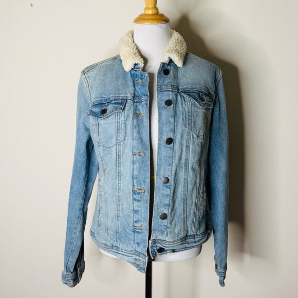 Universal Thread Denim Jacket with Sherpa Lining - Picture 2 of 6